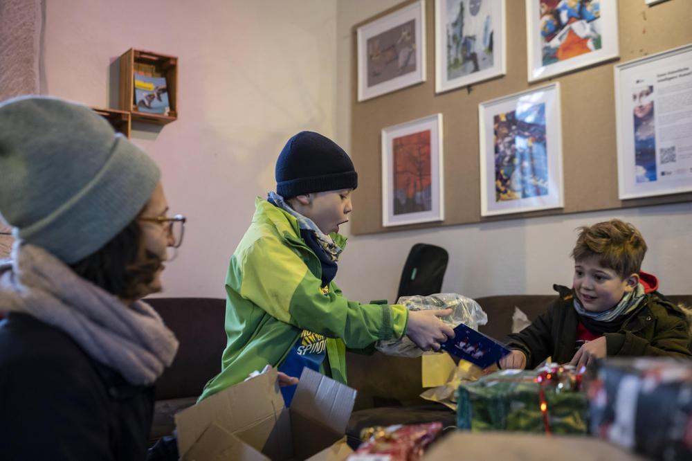 Aktion Wunschbaum: Viele Spenderinnen Und Spender Sind Jedes Jahr Dabei ...