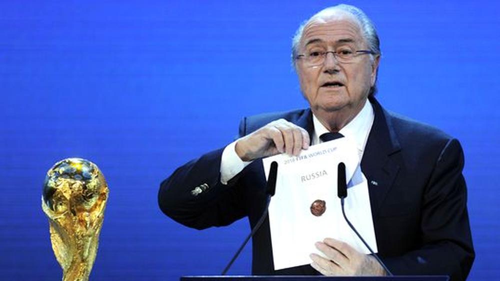 WM 2018 und 2022: Fifa-Präsident Joseph Blatter gibt Russland als WM-Land bekannt