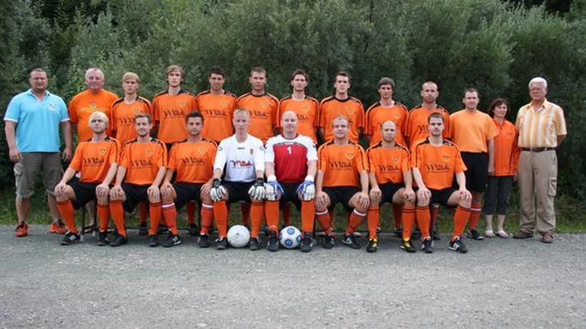 Rechtsextremismus Weber hat ein Banner gegen Rassismus initiiert