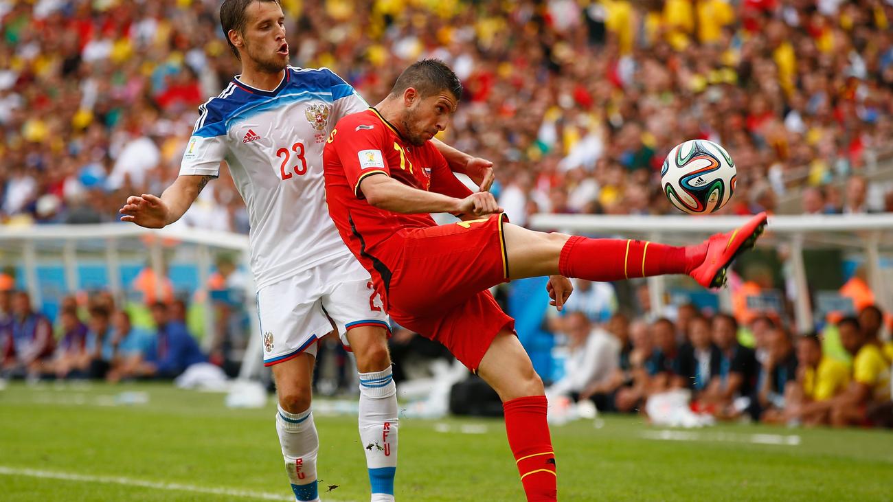 Belgien gegen Russland: Bauernfußball der ländlichsten Art ...