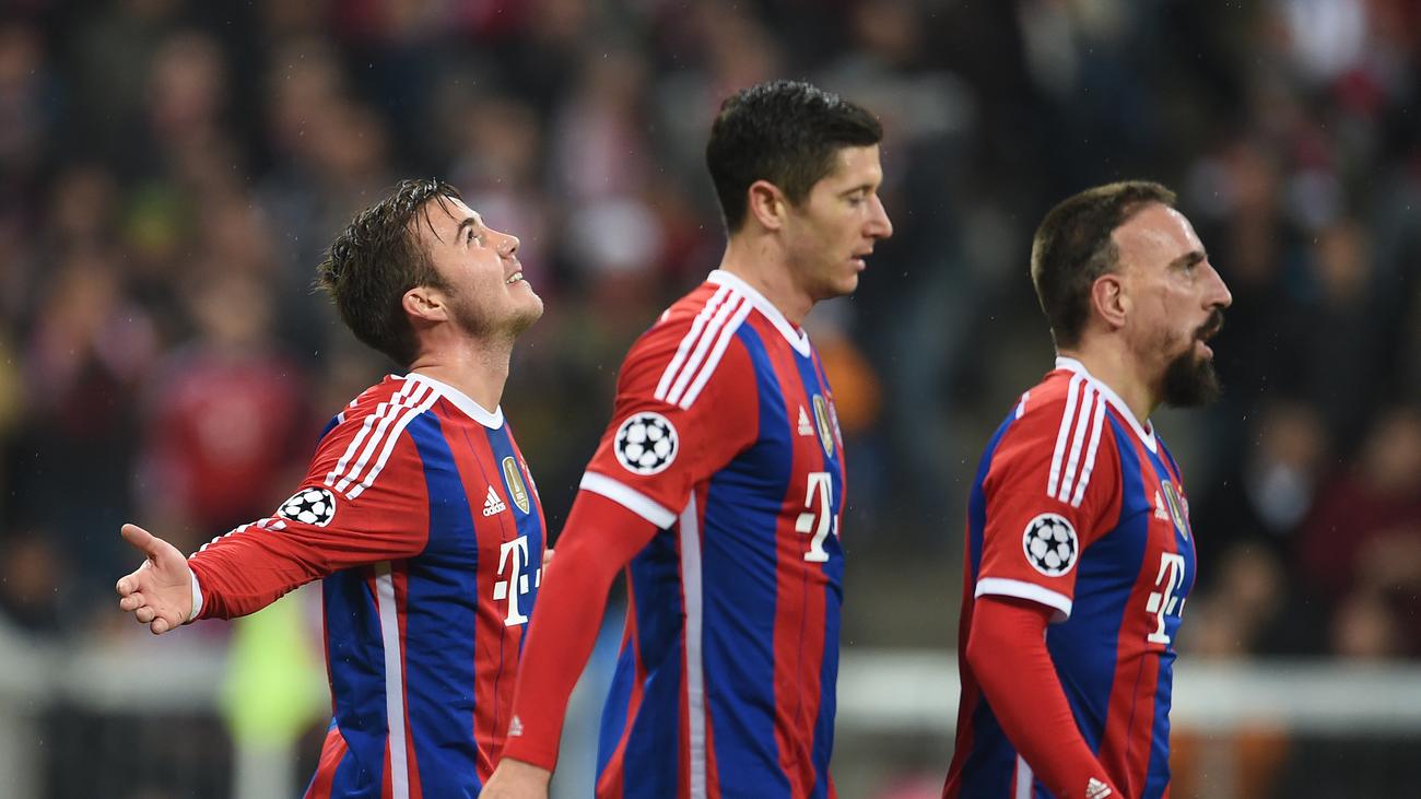 Champions League : Bayern Entspannt Im Achtelfinale, Schalke Verspielt ...