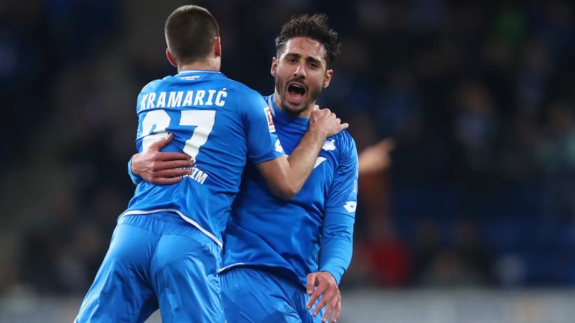 Bundesliga, 27. Spieltag: Torschütze Ishak Belfodil und Andrej Kramarić jubeln über das 1:0 gegen Bayer 04 Leverkusen.