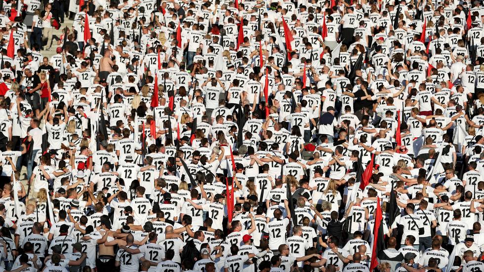 Eintracht Frankfurt: Die Neue Leichtigkeit Des Fanseins | ZEIT ONLINE