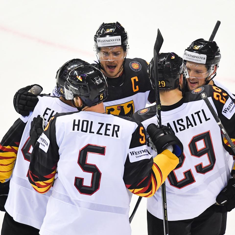 Eishockey-WM Deutschland besiegt Finnland in der Vorrunde ZEIT ONLINE