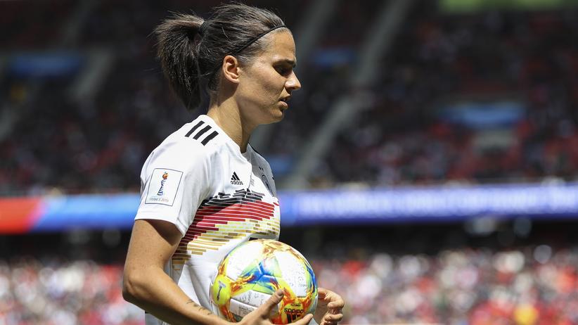 Frauenfußball-WM: Dzsenifer Marozsán beim Auftaktspiel des deutschen Teams gegen China
