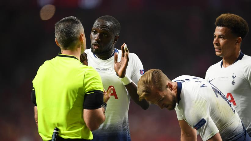 Handspiel: Jüngstes Handspiel-Opfer: Tottenhams Moussa Sissoko im Finale der Champions League