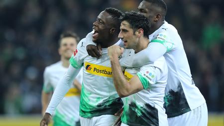 Bundesliga 9 Spieltag Monchengladbach Besiegt Frankfurt In Torreicher Partie Zeit Online