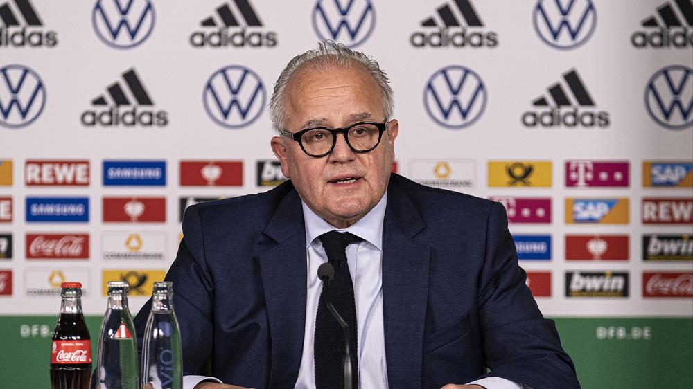 Fritz Keller: DFB-Chef fordert Gehaltsobergrenze für Fußballer | ZEIT ...