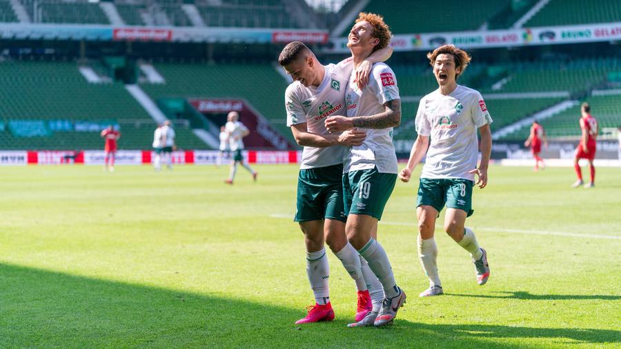 Bundesliga Dusseldorf Steigt Ab Bremen Spielt In Der Relegation Zeit Online