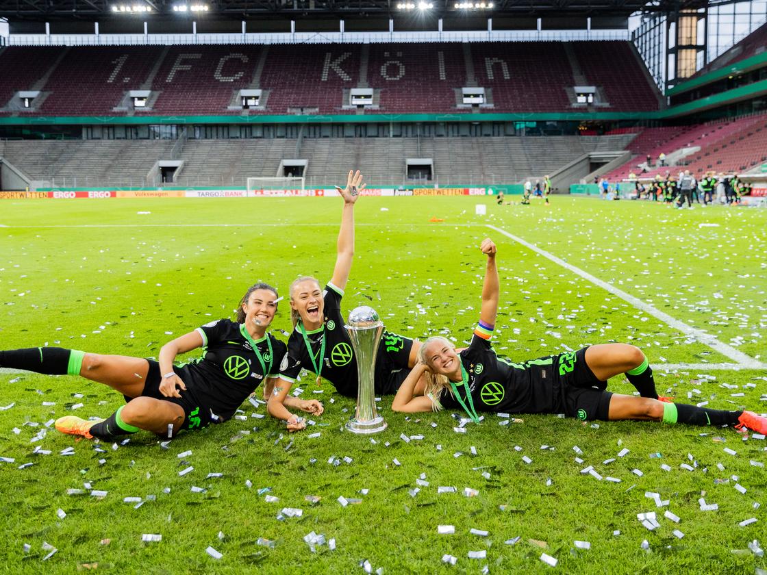DFB-Pokalfinale der Frauen Wolfsburg gewinnt sechsten DFB-Pokal in Folge ZEIT ONLINE