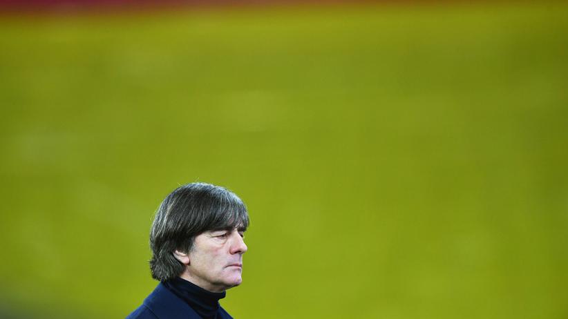 Joachim Low Das Gewurschtel Geht Weiter Zeit Online