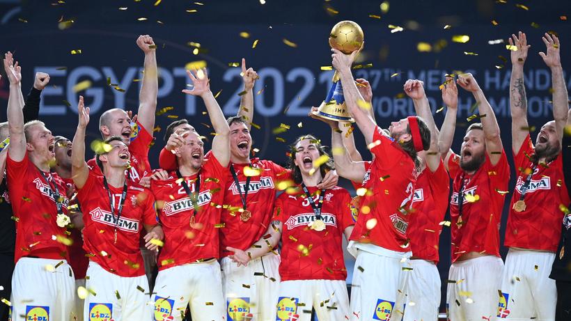 Handball-WM: Das dänische Handball-Nationalteam nach dem Finalsieg gegen Schweden