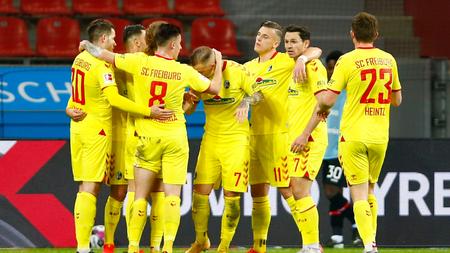 Bundesliga 23 Spieltag Freiburg Gewinnt In Leverkusen Zeit Online