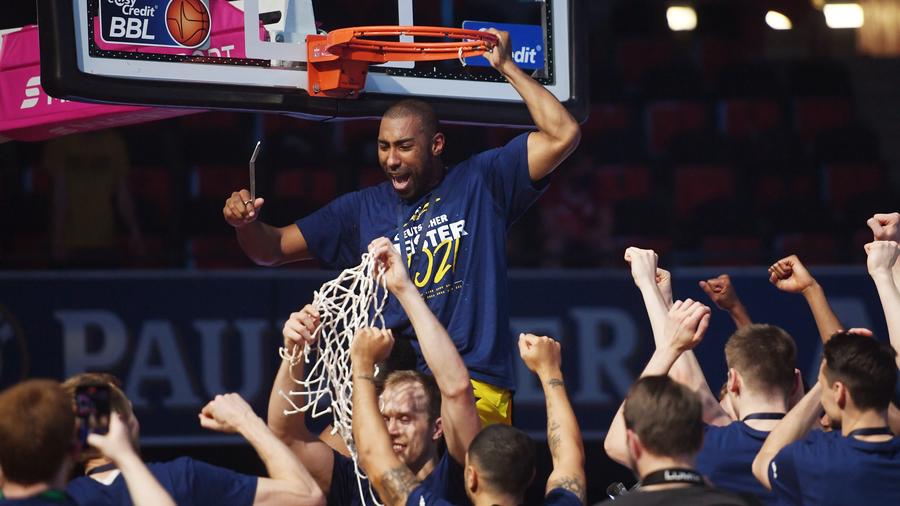 Alba Berlin Meister Der Kaputten Fertigen Muden Zeit Online
