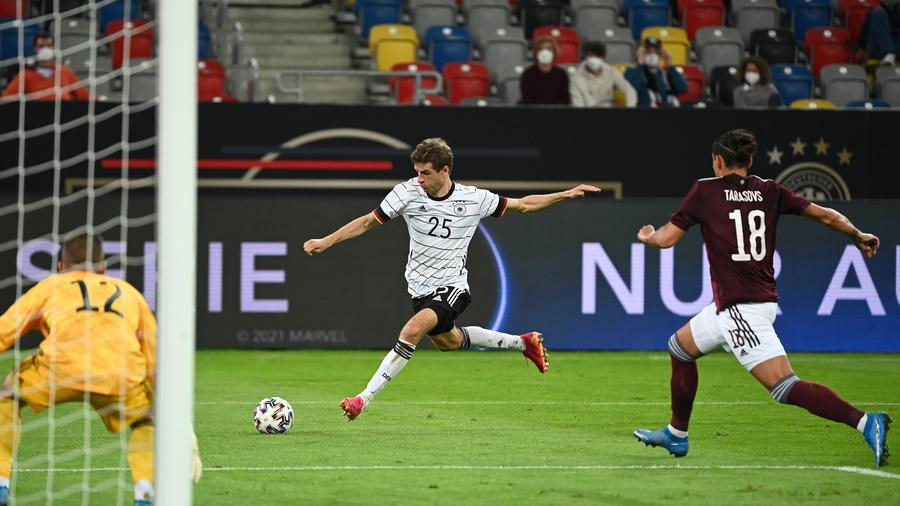 Fussball Em Deutschland Schlagt Lettland 7 1 Zeit Online