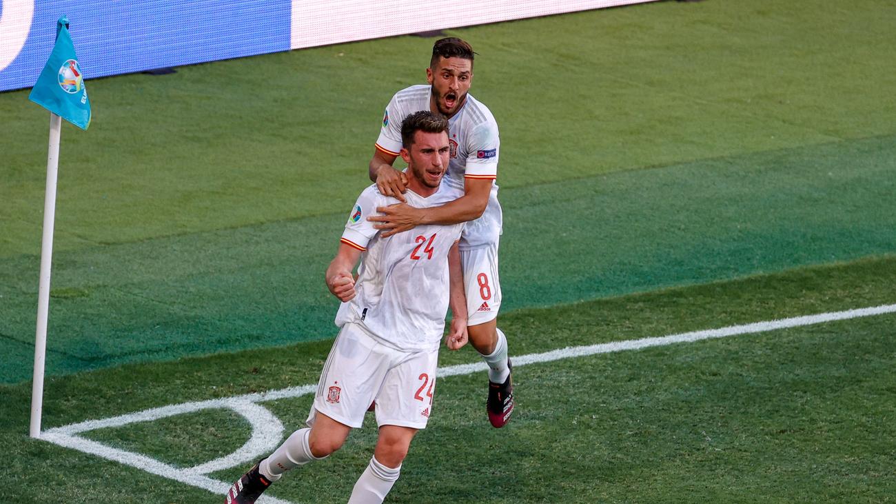 Fußball-EM: Spanien stürmt mit 5:0 gegen Slowakei ins ...