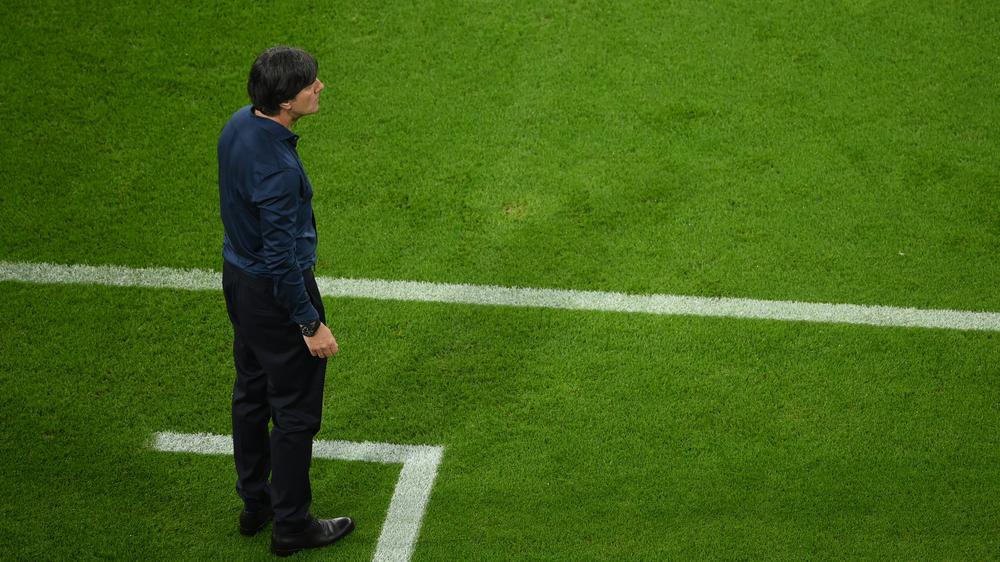 Das gewohnte Bild, das es bald nicht mehr gibt: Joachim Löw an der Seitenlinie