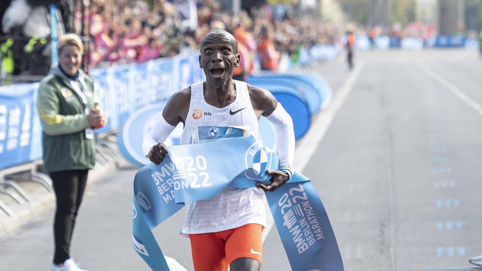 Eliud Kipchoge 42,195 Kilometer in einer eigenen Welt ZEIT ONLINE