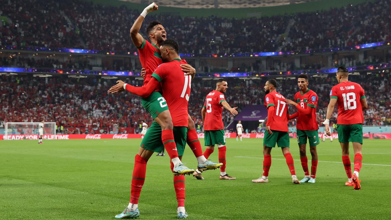 Fußballweltmeisterschaft Marokko schlägt Portugal und steht sensationell im Halbfinale ZEIT ONLINE