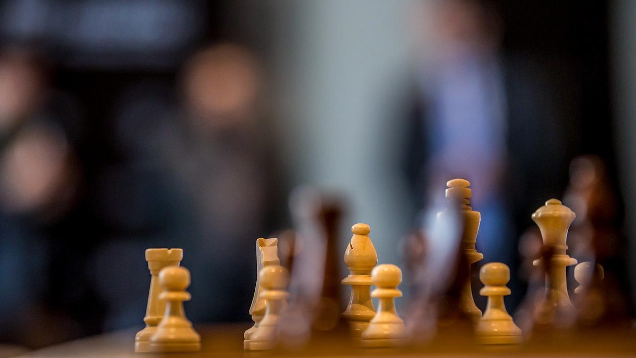 Ding Liren gegen Jan Nepomnjaschtschi Live Die achte Partie der Schach-WM ZEIT ONLINE