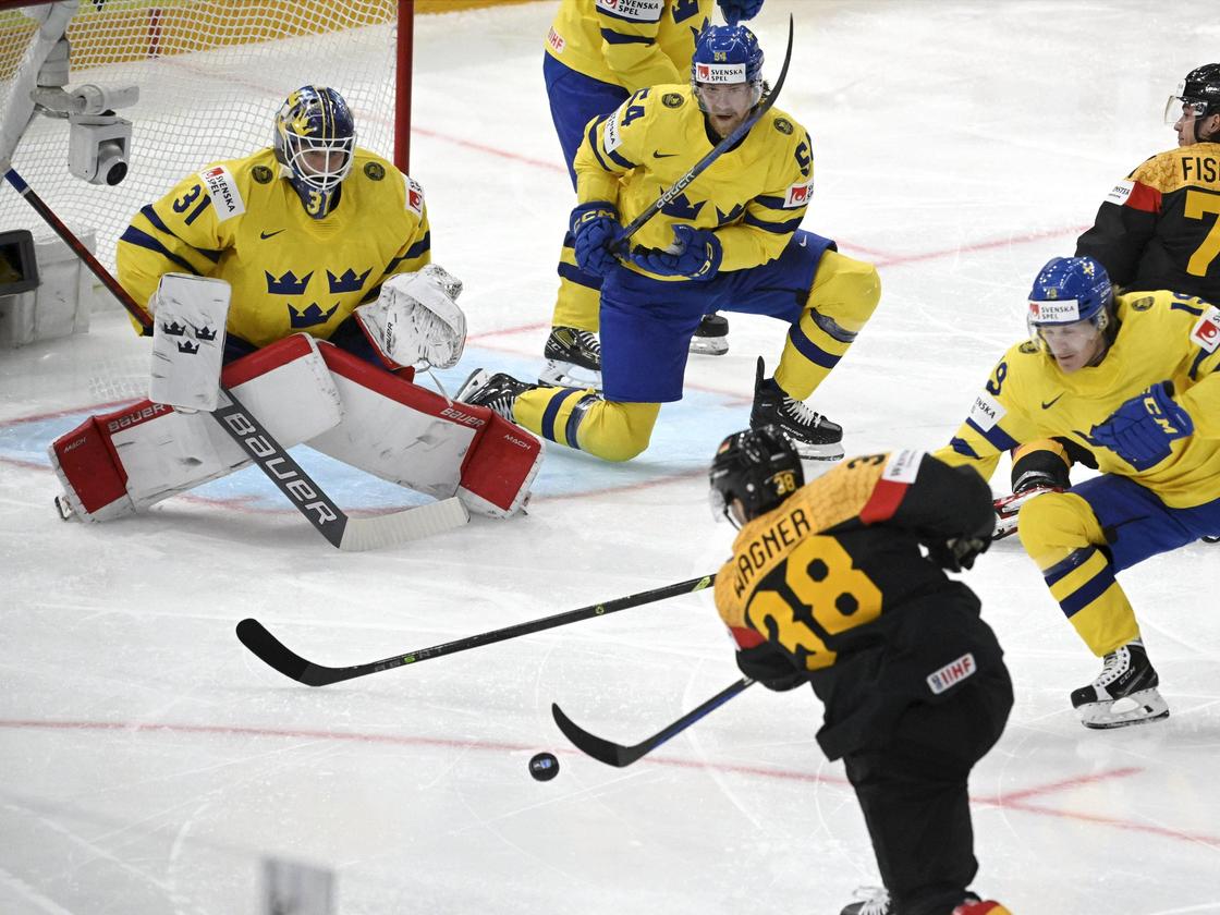 Eishockey-WM Deutsches Team startet mit Niederlage gegen Schweden in Eishockey-WM ZEIT ONLINE