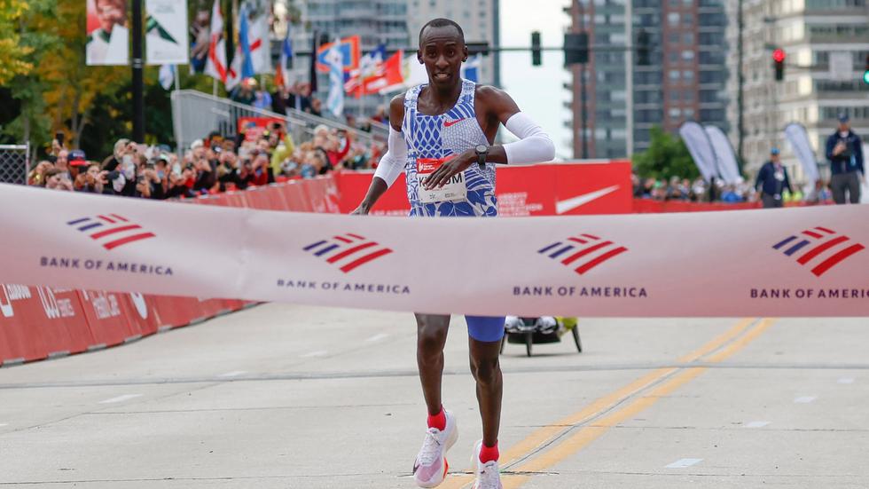 Chicago Kelvin Kiptum stellt neuen MarathonWeltrekord auf ZEIT ONLINE