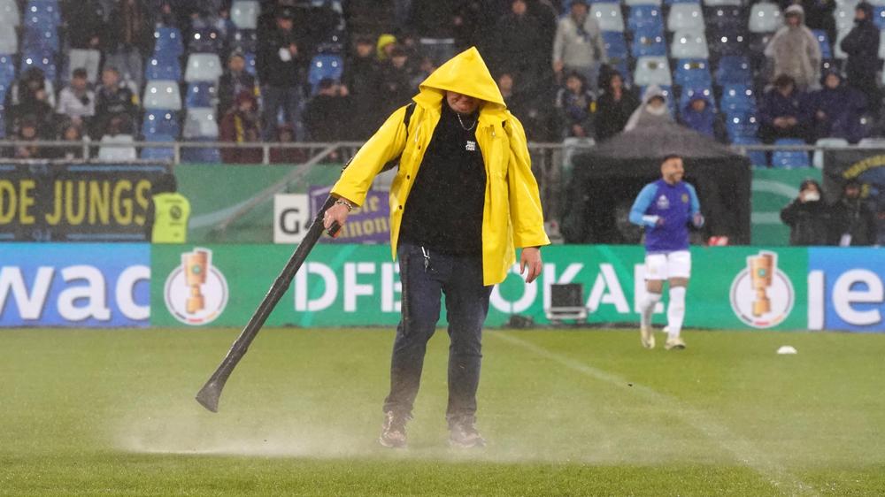 DFB-Pokal: Pokalspiel In Saarbrücken Wegen Unbespielbarem Platz ...