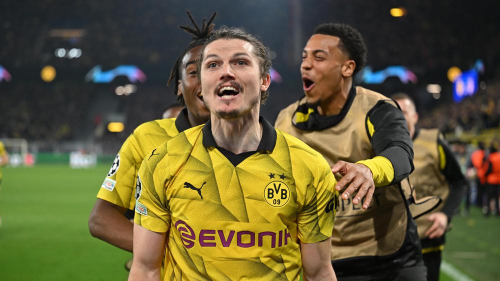 Champions League: Dortmunds Marcel Sabitzer (Mitte) jubelt nach seinem Treffer zum 4:2 Sieg. 