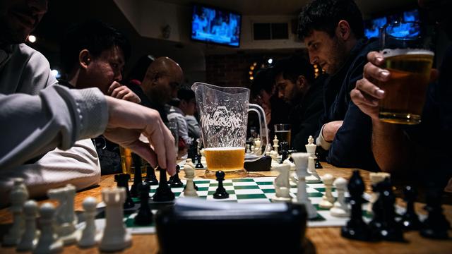 Schach-Kandidatenturnier: Fünf Runden im Madison Avenue Pub 