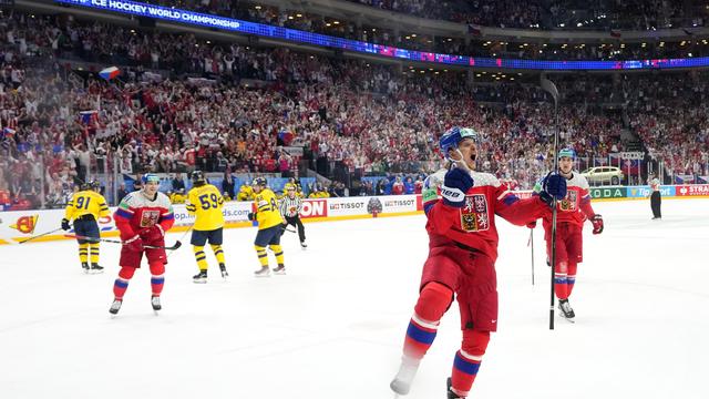 Eishockeyweltmeisterschaft: Gastgeber Tschechien schlägt Schweden deutlich und steht im Finale