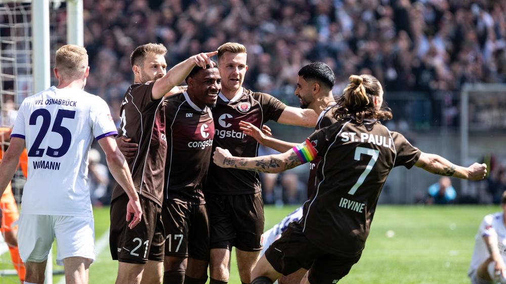 2. Bundesliga: Nach 13 Jahren kehrt der FC St. Pauli in die 1. Bundesliga zurück.