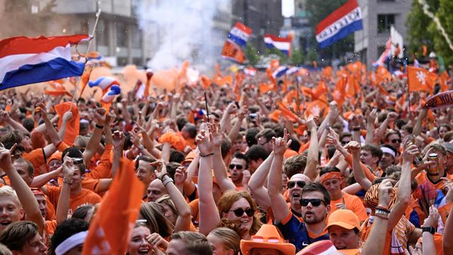 EM-Halbfinale: Tausende Fans aus den Niederlanden im Stau auf dem Weg nach Dortmund