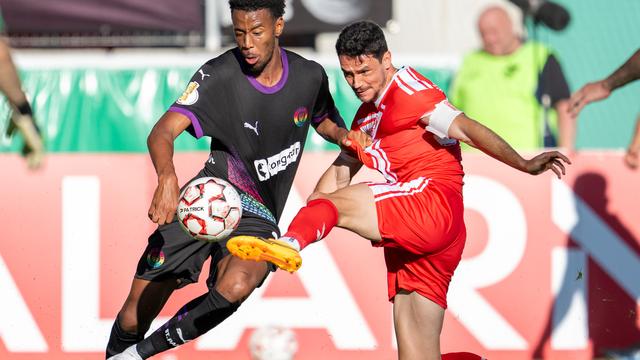 Fußball: St. Pauli siegt in Halle, Wiesbaden kassiert Niederlage gegen Mainz