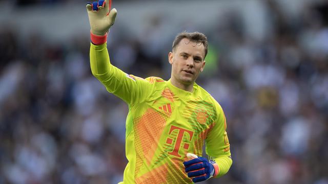 Fu&szlig;ball: Manuel Neuer h&ouml;rt als Torh&uuml;ter der Nationalmannschaft auf