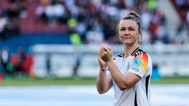 Fußballnationalmannschaft: Marina Hegering beendet DFB-Karriere