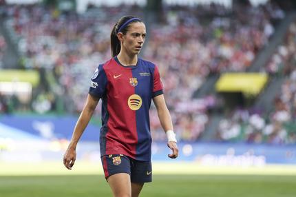 Fußball: LISBON, PORTUGAL - MAY 24: Aitana Bonmati of FC Barcelona looks on during the UEFA Women's Champions League final match between Arsenal WFC and FC Barcelona at Estadio Jose Alvalade on May 24, 2025 in Lisbon, Portugal. (Photo by Maja Hitij/Getty Images)
