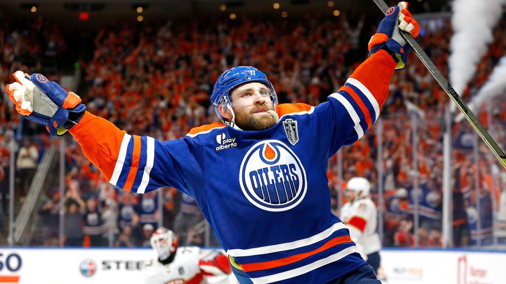 Leon Draisaitl: Leon Draisaitl jubelt nach seinem Treffer zum 4:3-Sieg gegen die Florida Panthers.