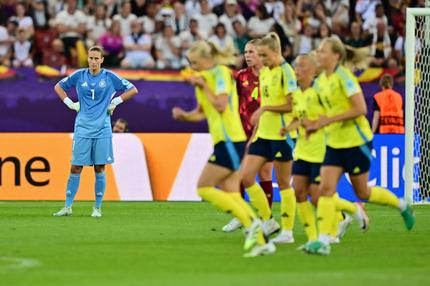 Ann-Katrin Berger: Ann-Katrin Berger im Spiel gegen Schweden