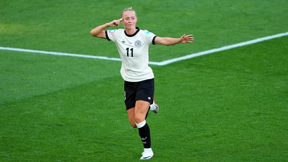 Deutschland – Dänemark: Lea Schüller nach dem entscheidenden Treffer
