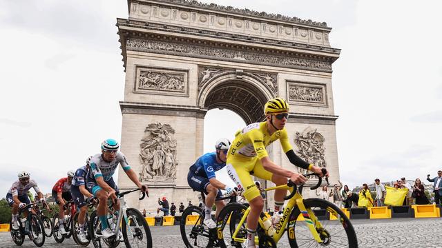 Radsport: Tadej Pogačar gewinnt die Tour de France