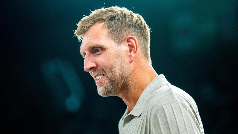 Dirk Nowitzki: Dirk Nowitzki – spielte über 20 Jahre lang für die deutsche Basketball-Nationalmannschaft.