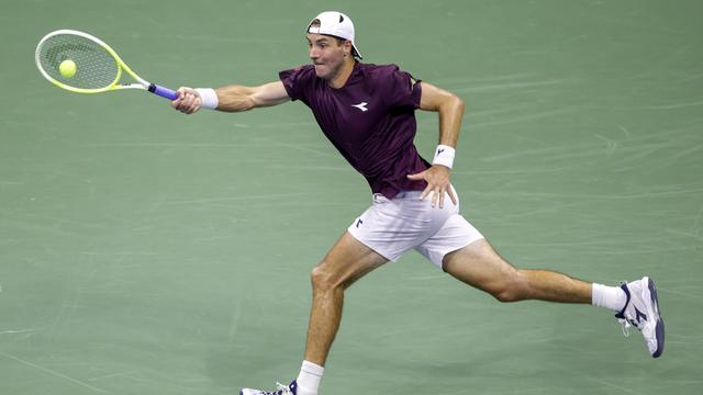 Tennis: Novak Djokovic besiegt Jan-Lennard Struff im Achtelfinale