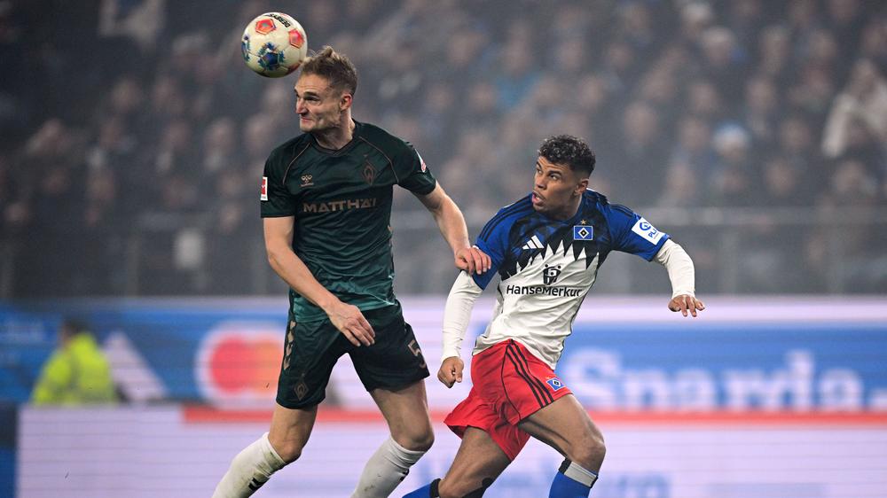 Bundesliga, 13. Spieltag – Sonntag: Amos Pieper vom SV Werder Bremen und Ransford Königsdörffer vom Hamburger SV am 13. Spieltag der Fußball-Bundesliga.