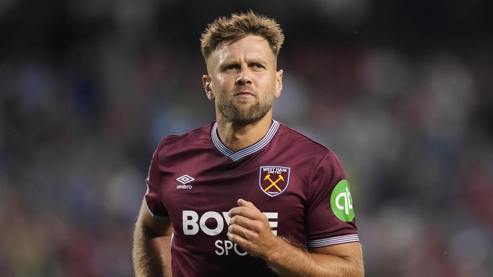 Fußball: Bald im neuen Dress: Nationalstürmer Niclas Füllkrug wechselt laut Medienberichten von West Ham United zum AC Mailand.