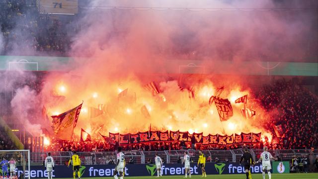 Fußball: Reul verteidigt Pläne für strengere Sicherheitsmaßnahmen in Stadien