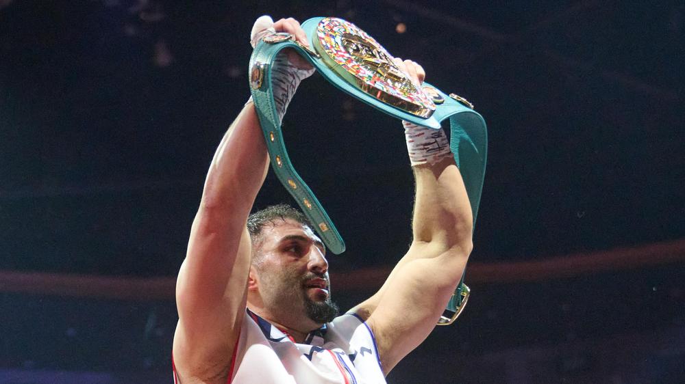 Boxen: Mit seinem Sieg hat Agit Kabayel seinen WM-Interimsgürtel vom Verband WBC verteidigt.