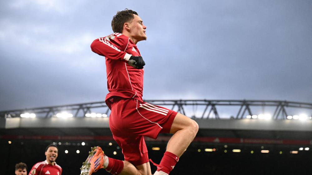 Fußball: Für den deutschen Nationalspieler Florian Wirtz zahlte der FC Liverpool im vergangenen Jahr 150 Millionen Euro. International erreichten die Fußballtransfers einen neuen Rekordwert.