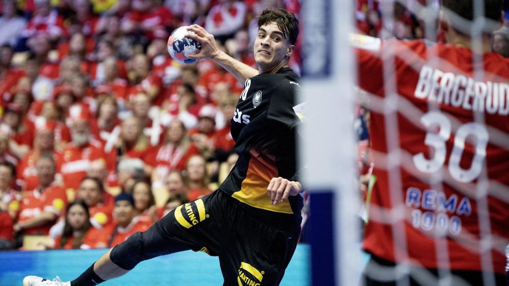 Handball-EM: Deutschlands Julian Köster im Spiel gegen Dänemark