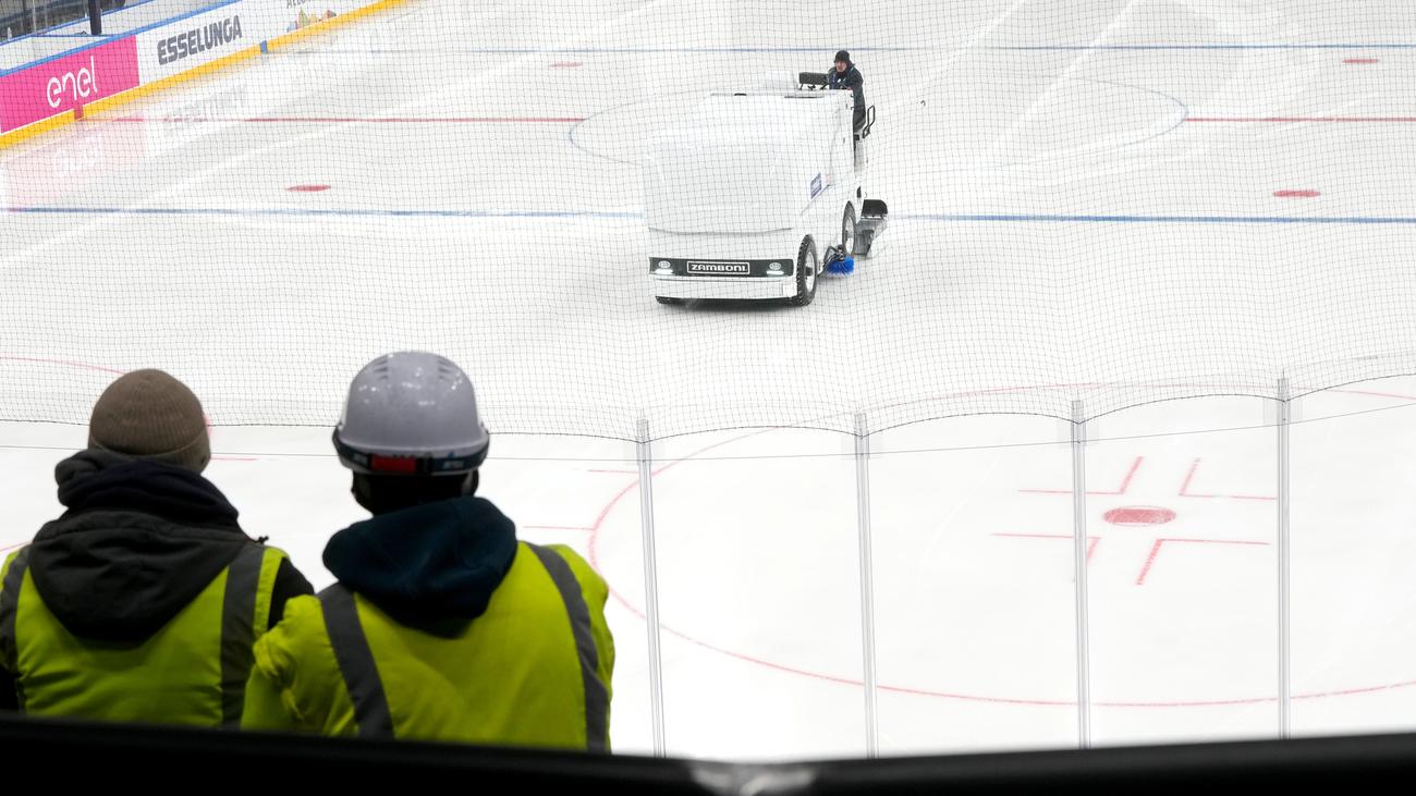 Olympische Winterspiele 2026 in Mailand: Eröffnungsspiel in Olympia-Eishalle wegen Loch im Eis unterbrochen