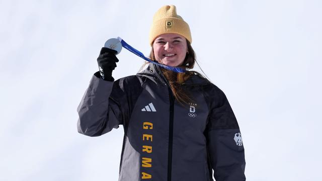 Olympische Winterspiele: Emma Aicher gewinnt die erste deutsche Medaille